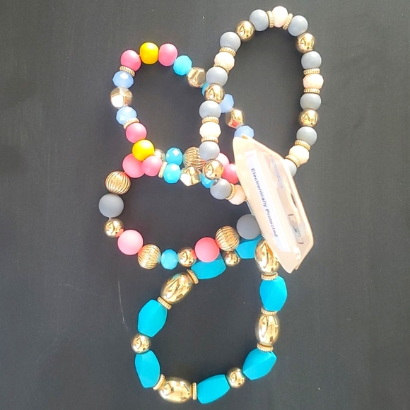 Set of 4 women bracelets by Sophia and Kate - Picture 5 of 6